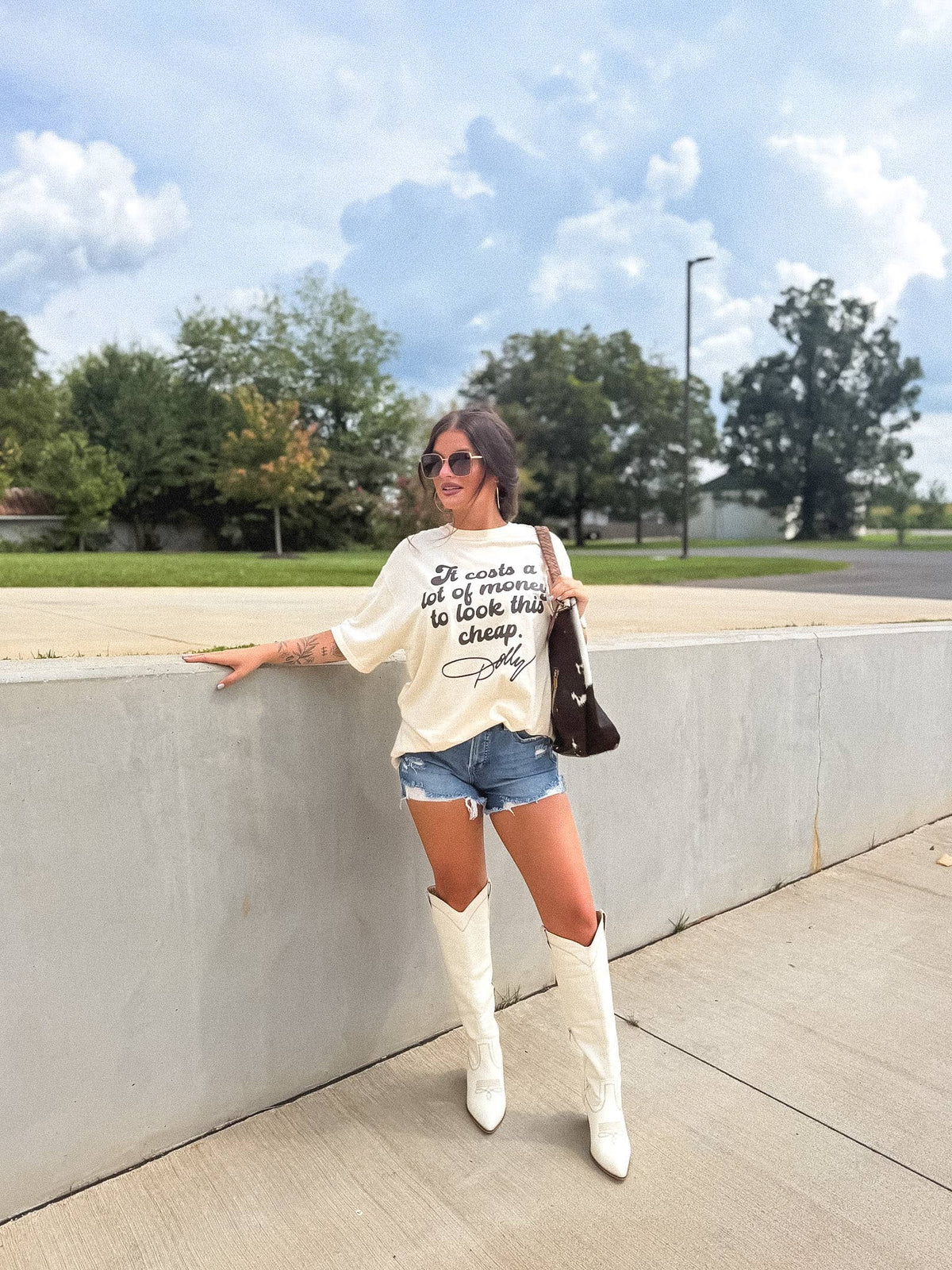 Look This Cheap Dolly Graphic Tee on Ivory