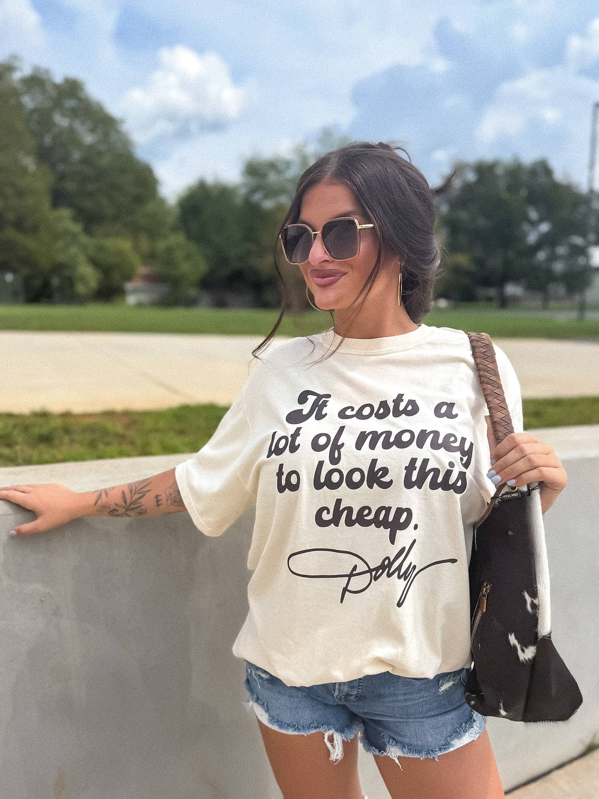Look This Cheap Dolly Graphic Tee on Ivory