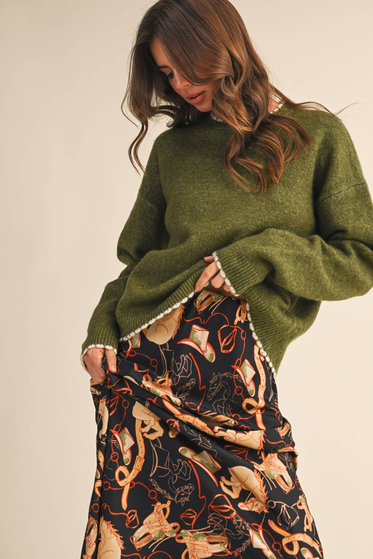 CONTRAST KNIT SCALLOPED EDGE SWEATER MSW11114