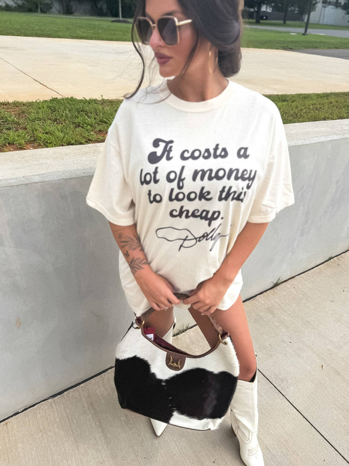 Look This Cheap Dolly Graphic Tee on Ivory