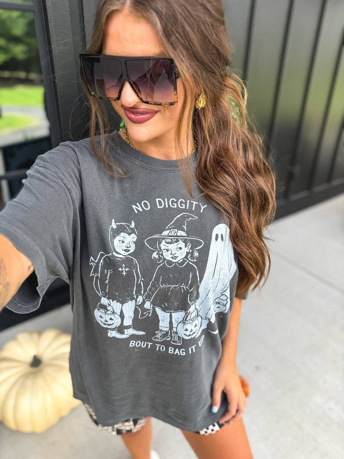 No Diggity Bout To Graphic Tee on Pepper