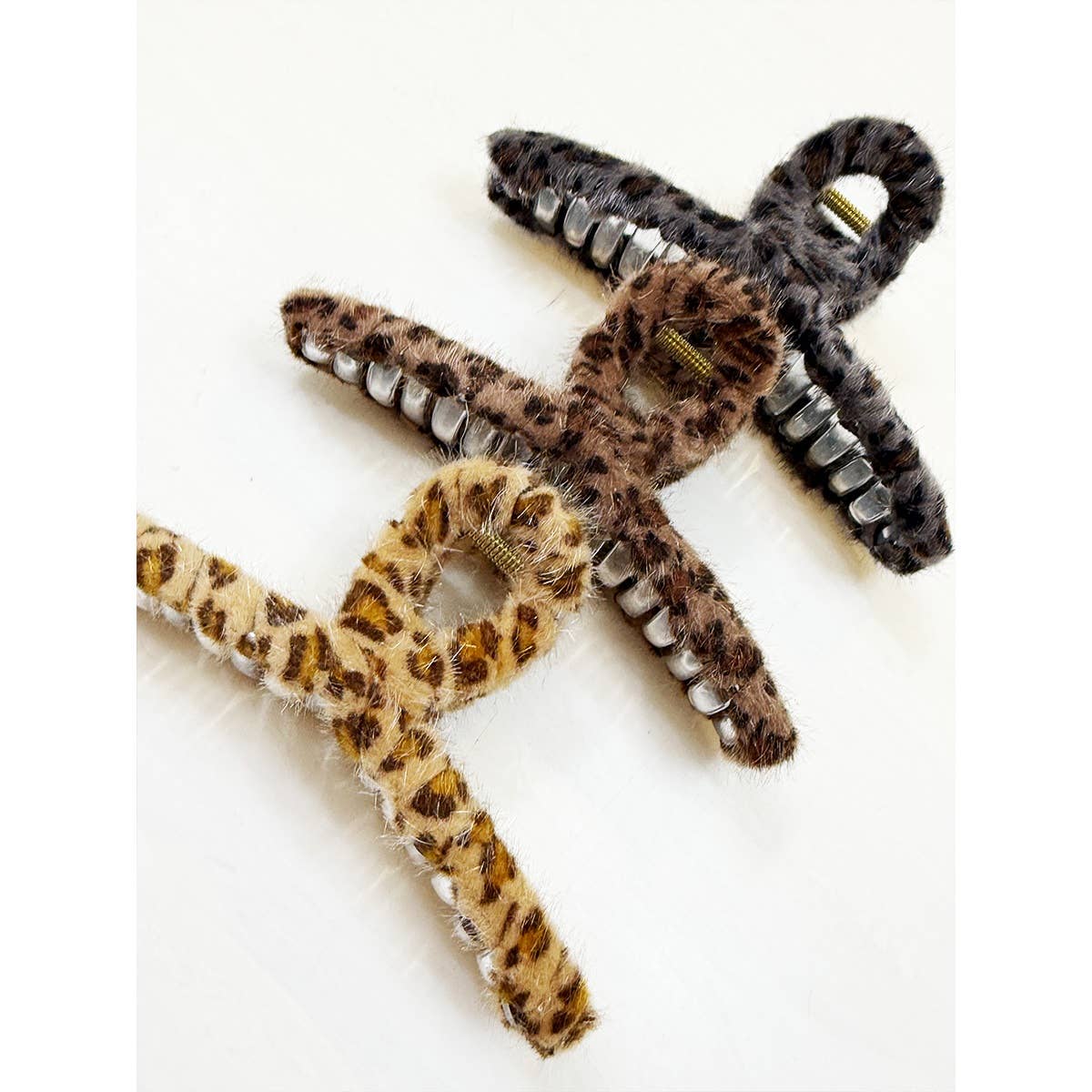 Furry Leopard Loop Shape Jumbo Hair Claw