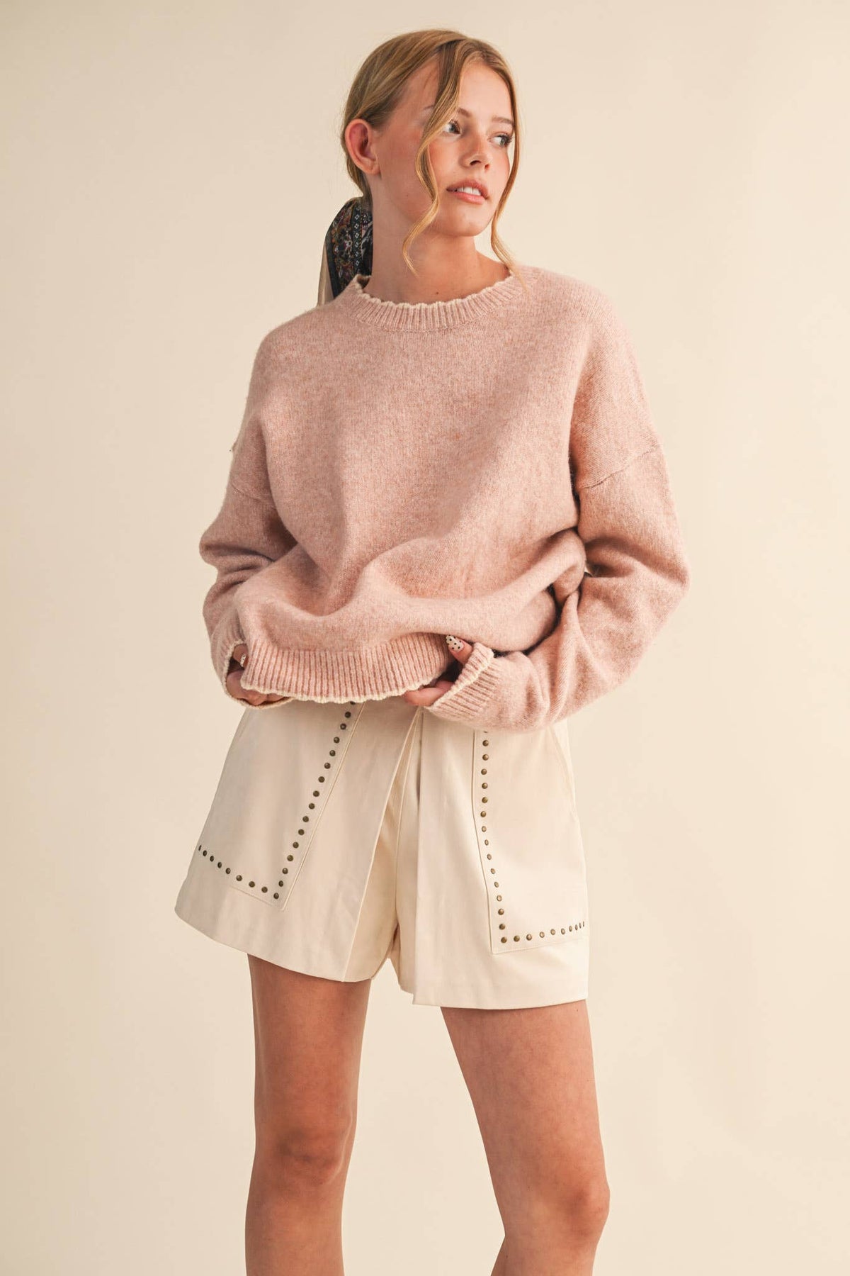 CONTRAST KNIT SCALLOPED EDGE SWEATER MSW11114