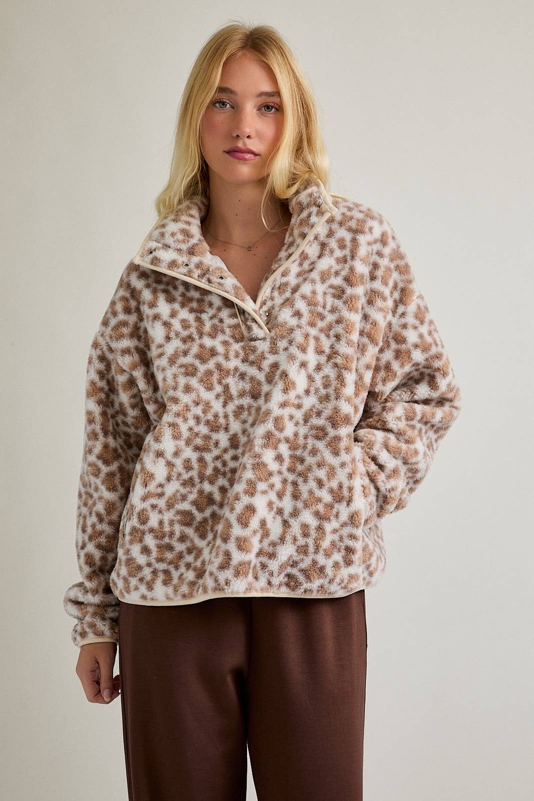 LONG SLEEVE TOP WITH LEOPARD FLEECE