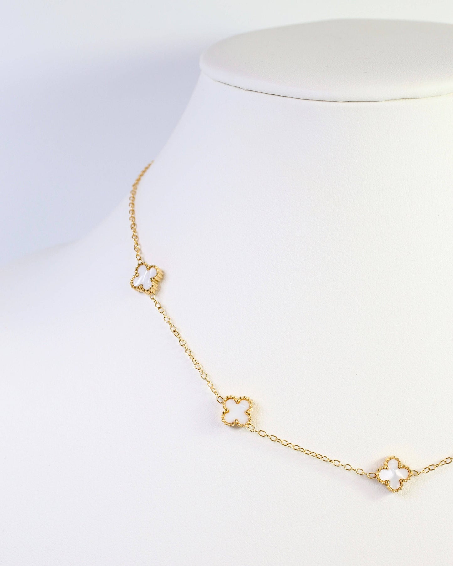 Vineland Mother of Pearl Clover Necklace WR Gold