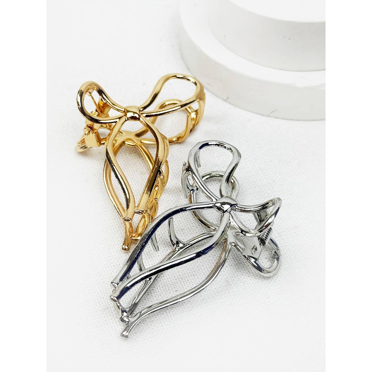 Medium Metal Bow Hair Claw