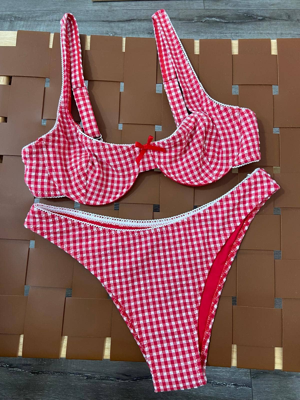 Bubbly Udnerwire Bikini Set