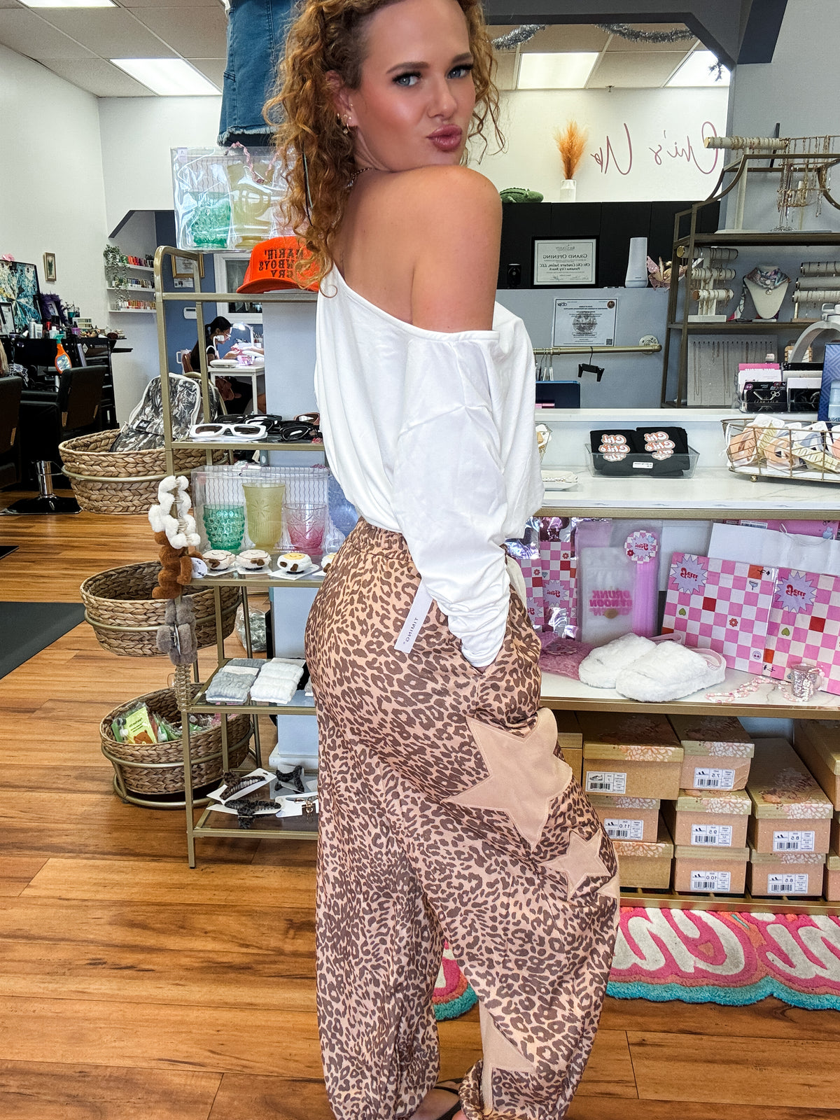 Leopard Print Star Patched Elastic Waist Jogger Pants (S-XL)