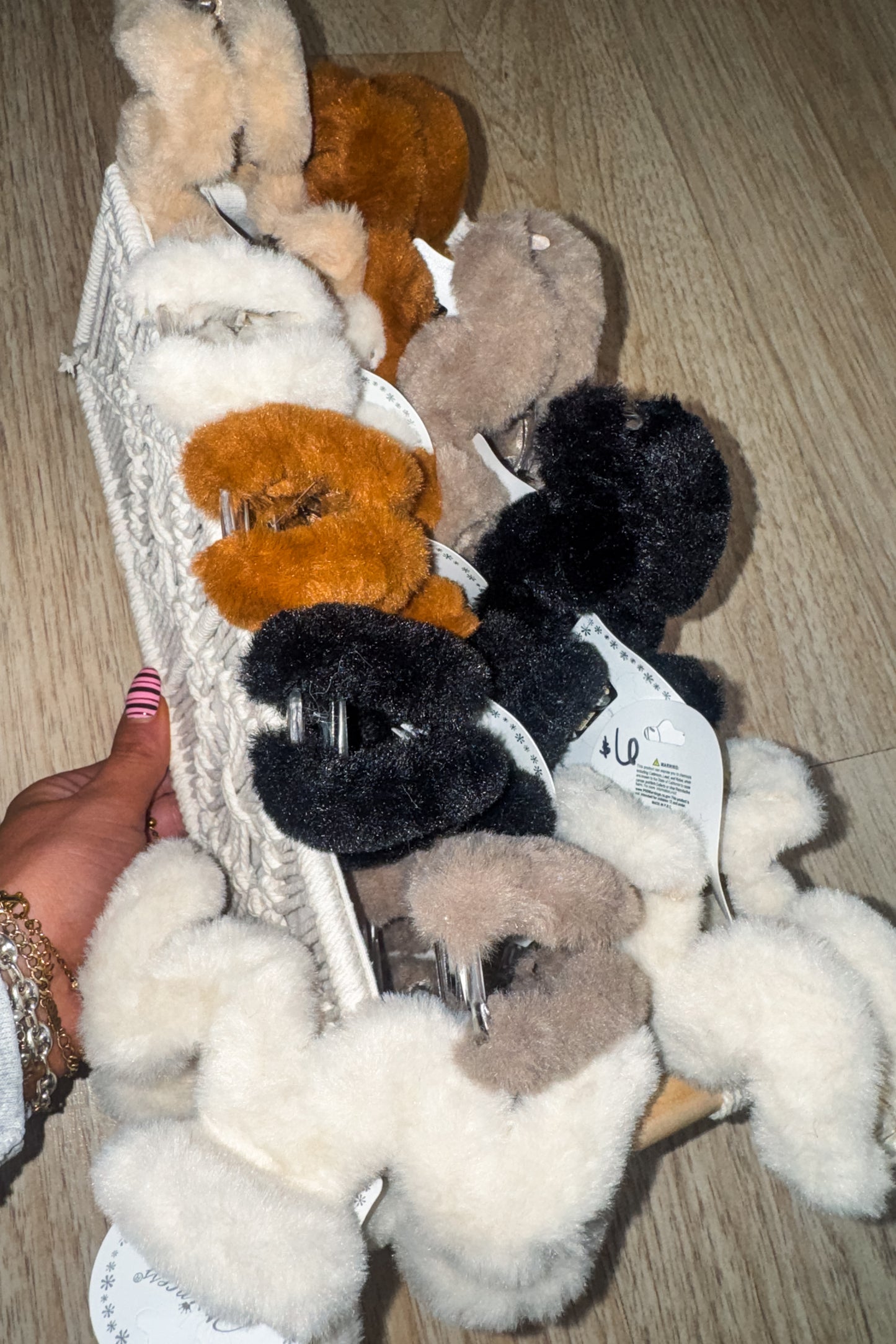 Jumbo Faux Fur Wavy Hair Claw Clips