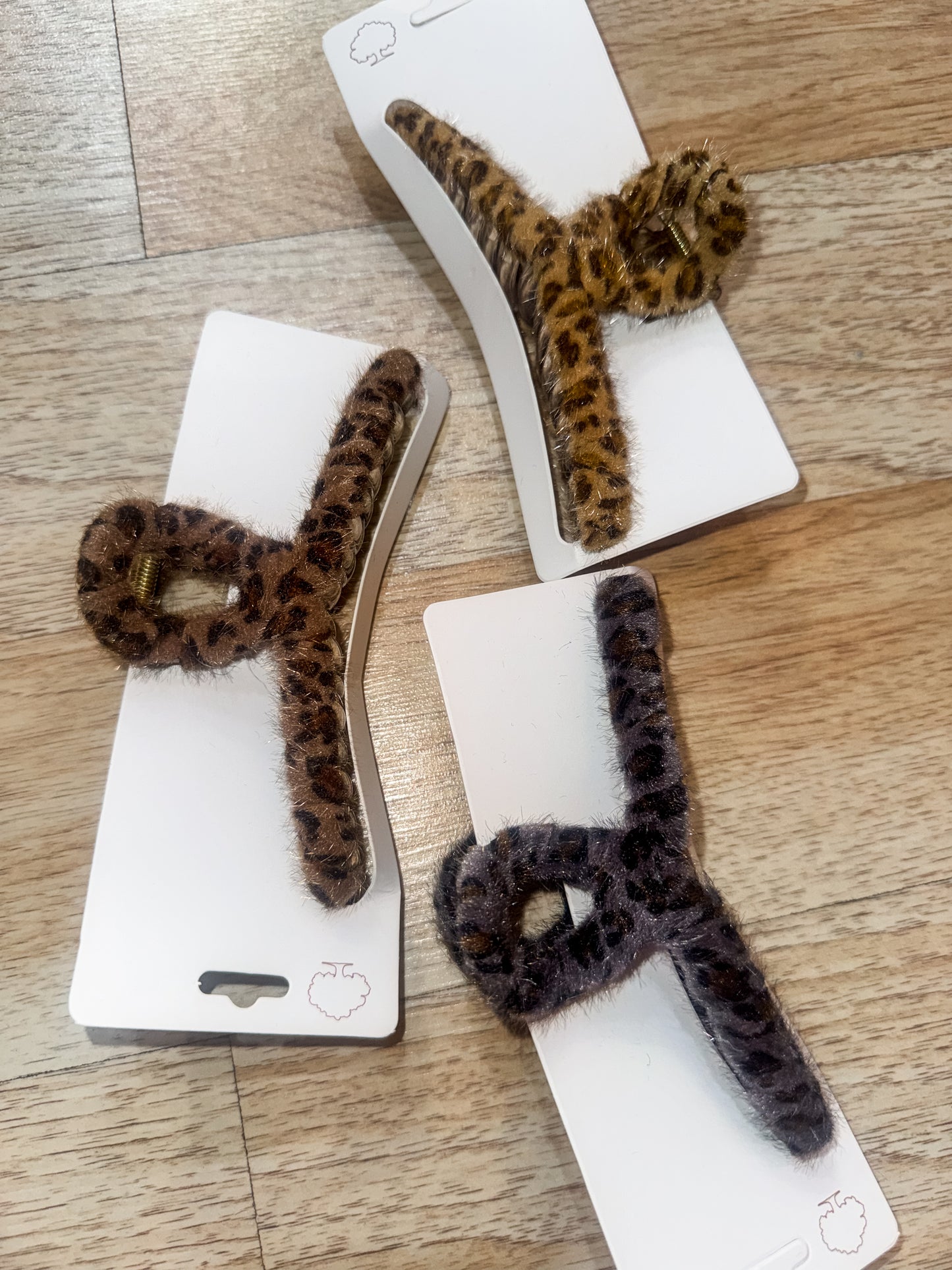 Furry Leopard Loop Shape Jumbo Hair Claw