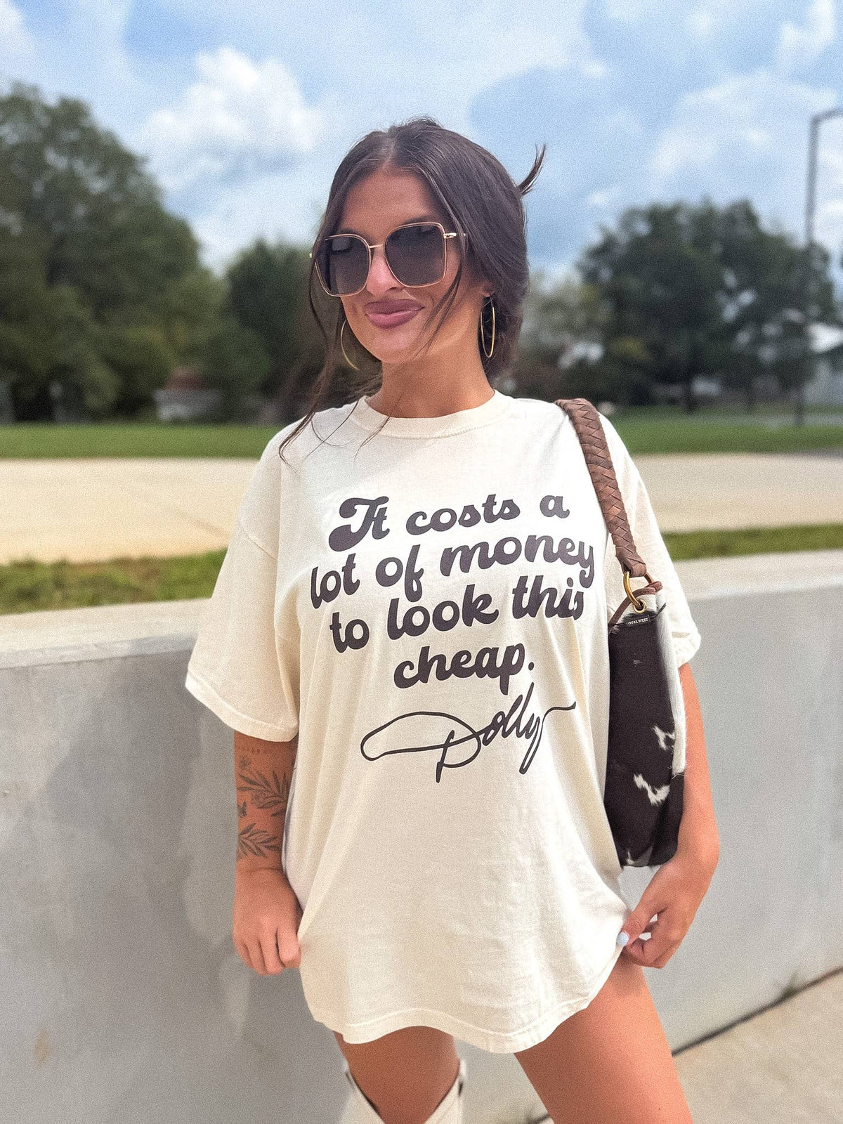 Look This Cheap Dolly Graphic Tee on Ivory