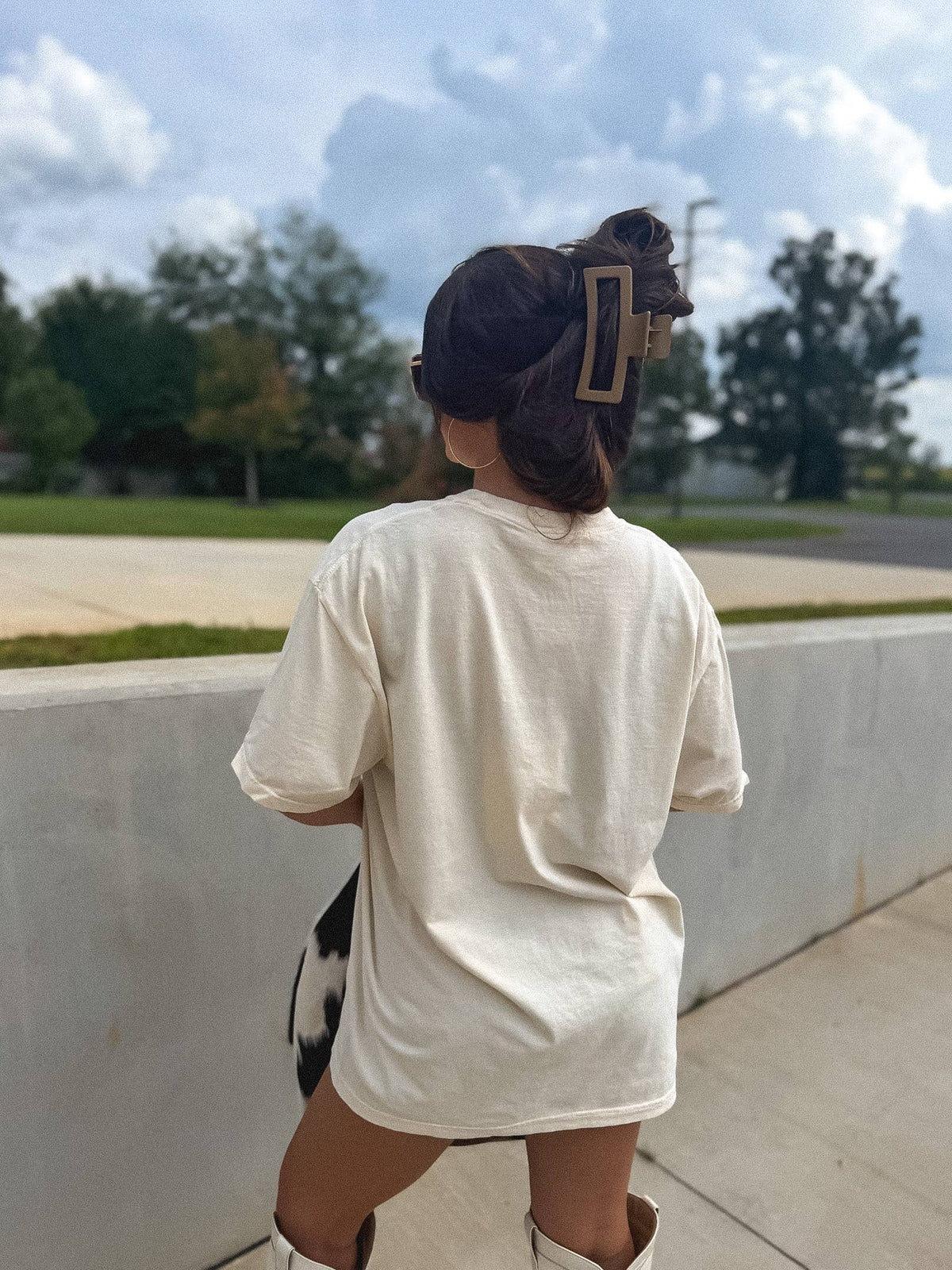 Look This Cheap Dolly Graphic Tee on Ivory