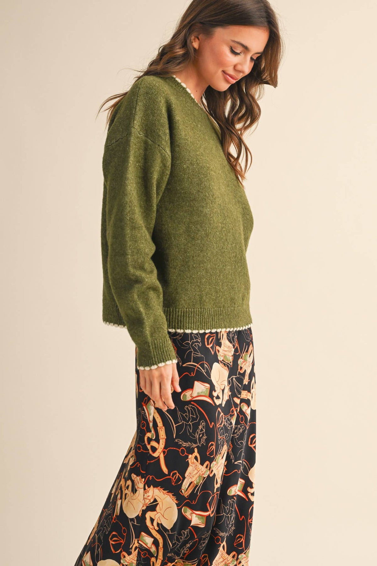 CONTRAST KNIT SCALLOPED EDGE SWEATER MSW11114