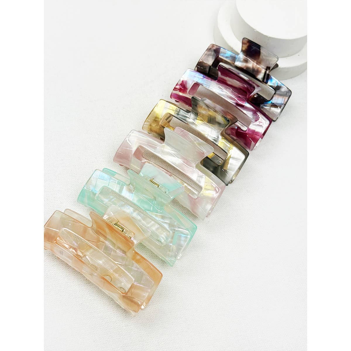 Elegant Tortoise Shell Claw Clip