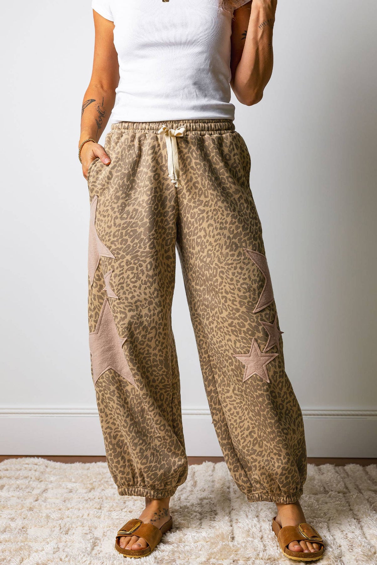 Leopard Print Star Patched Elastic Waist Jogger Pants (S-XL)