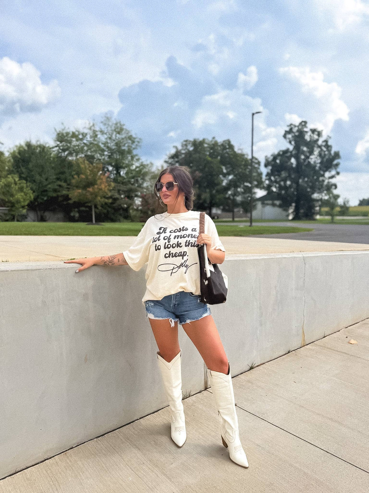 Look This Cheap Dolly Graphic Tee on Ivory