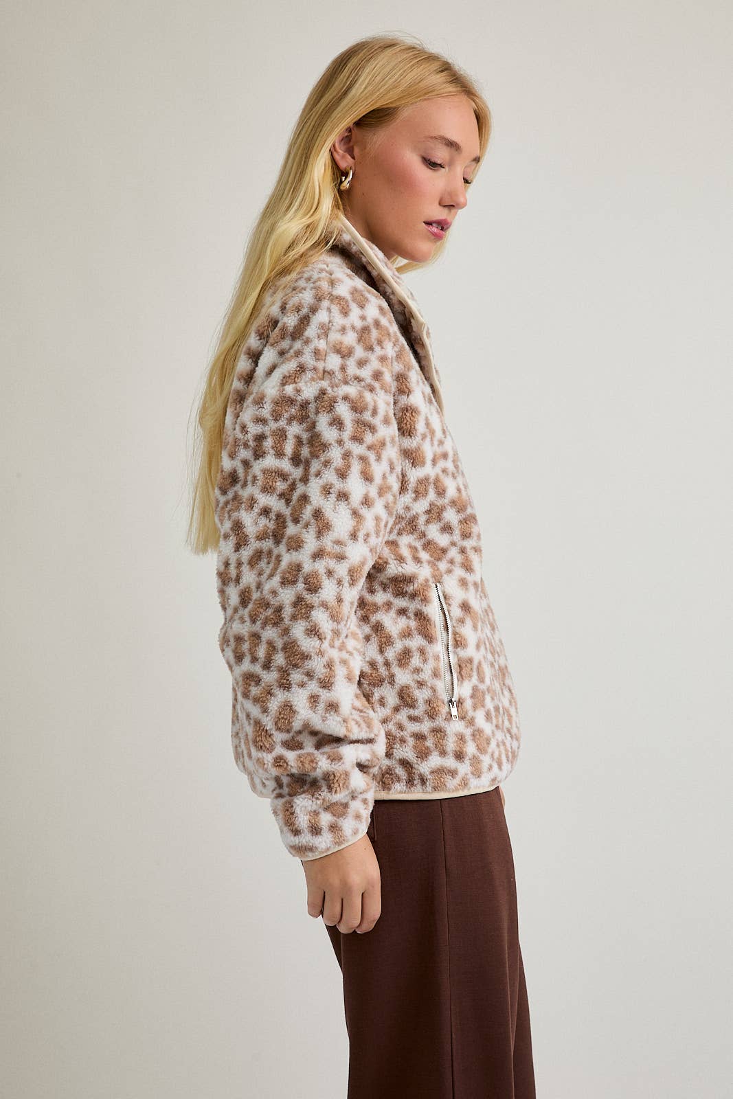 LONG SLEEVE TOP WITH LEOPARD FLEECE